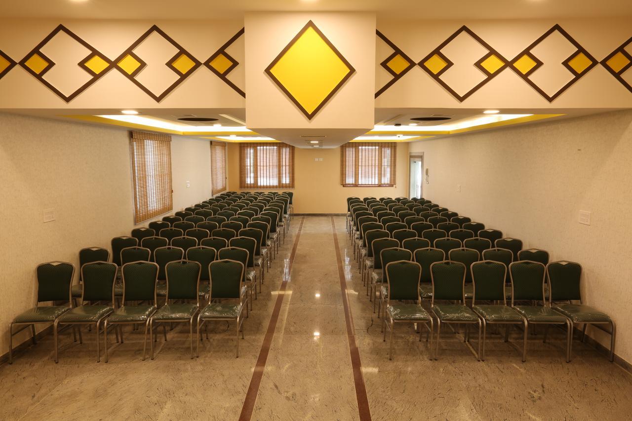 Kyriad Prestige Mayapuri Amira by OTHPL Kumbakonam Bagian luar foto