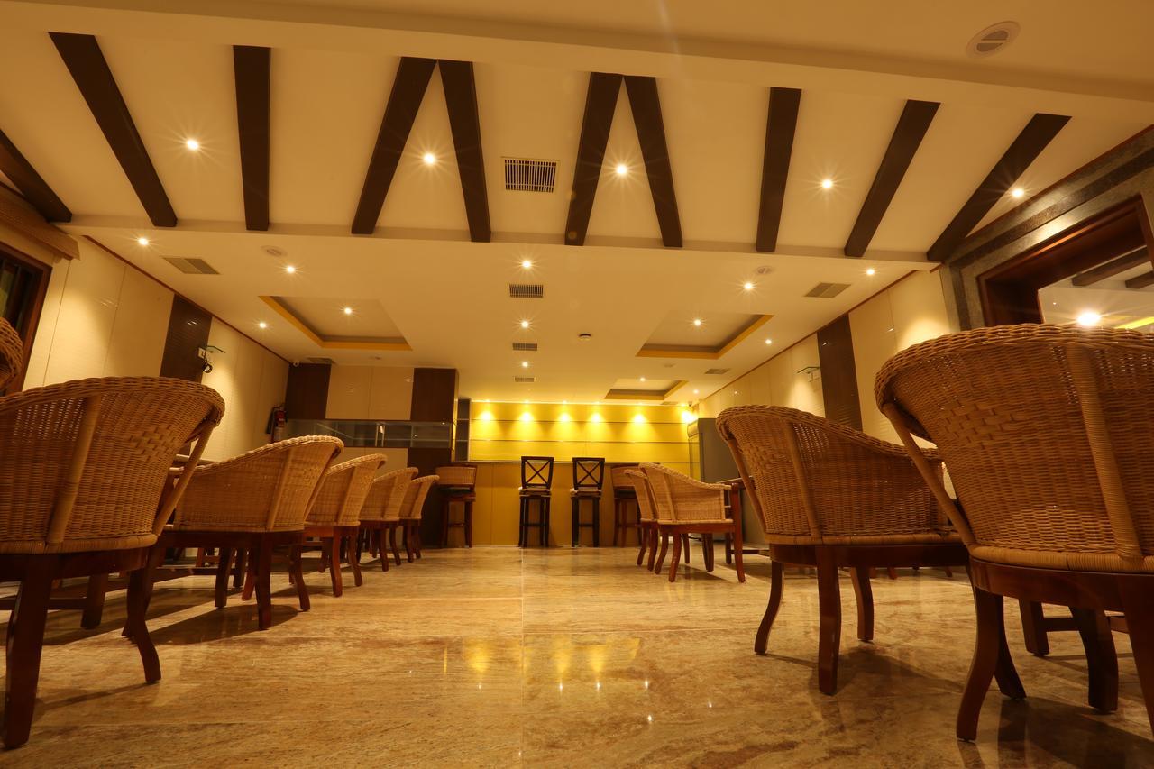 Kyriad Prestige Mayapuri Amira by OTHPL Kumbakonam Bagian luar foto