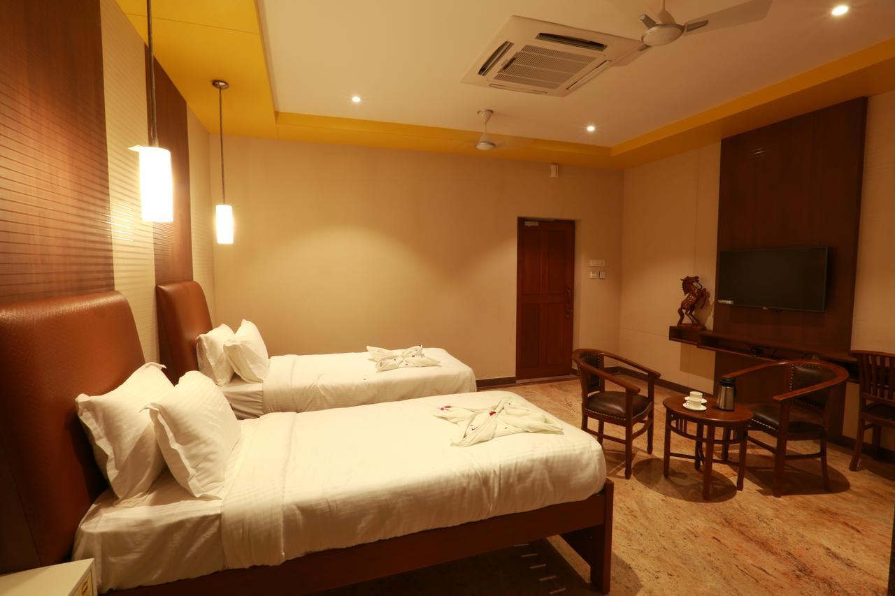 Kyriad Prestige Mayapuri Amira by OTHPL Kumbakonam Bagian luar foto