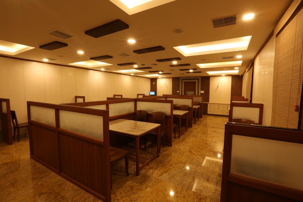 Kyriad Prestige Mayapuri Amira by OTHPL Kumbakonam Bagian luar foto