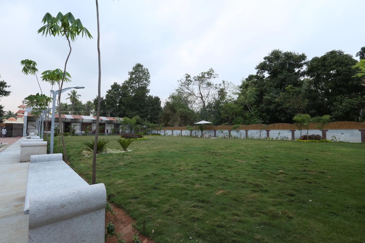 Kyriad Prestige Mayapuri Amira by OTHPL Kumbakonam Bagian luar foto
