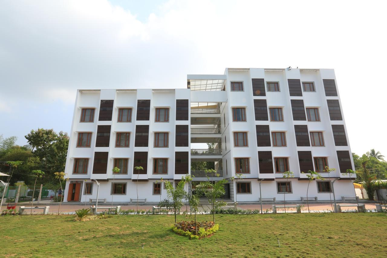 Kyriad Prestige Mayapuri Amira by OTHPL Kumbakonam Bagian luar foto
