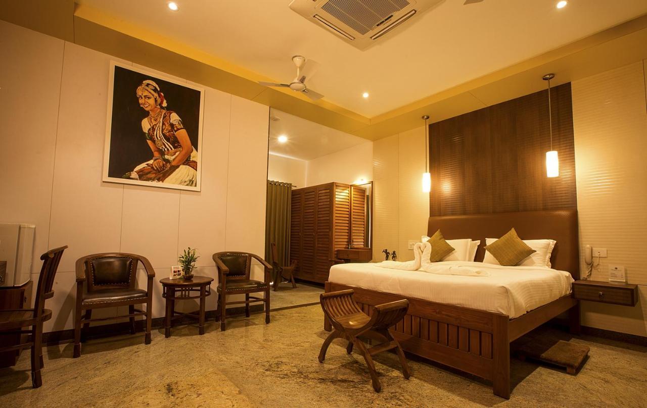 Kyriad Prestige Mayapuri Amira by OTHPL Kumbakonam Bagian luar foto